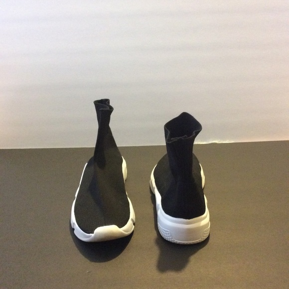 FOREVER SOCK SHOES CASUAL SPEED TRAINER SIZE 7.5 - Picture 3 of 8